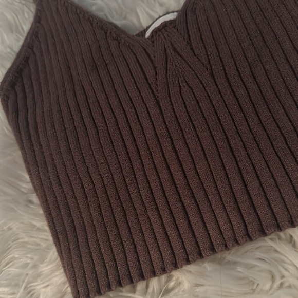 Cute Nia Brown Crop Top - Picture 2 of 6